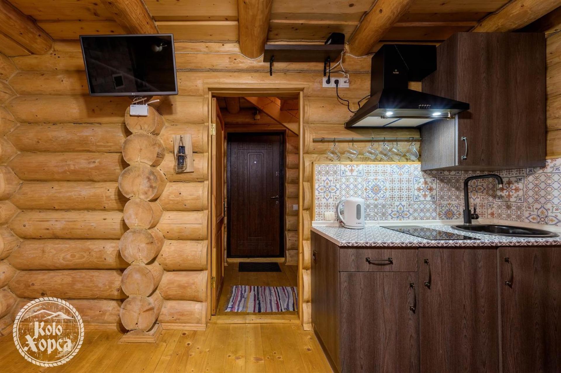 スラブスクКоло Хорсаアパートメント 部屋 写真